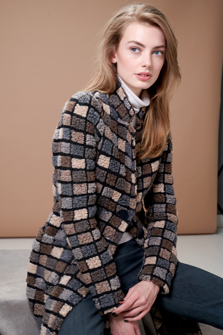 Cosy long ‘Teddy fur’ blazer
